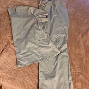 Cherokee 5x Scrubs Set